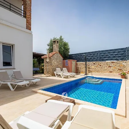 House In Iki I With Pool And Gym بيت للعطل *