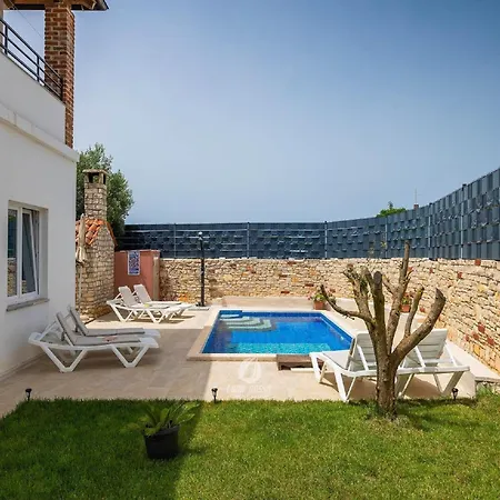 House In Iki I With Pool And Gym بيت للعطل