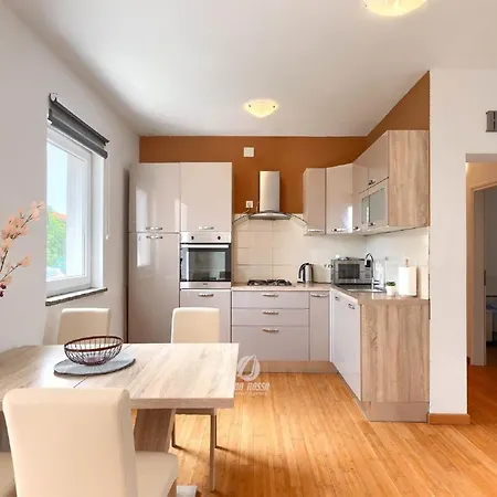 House In Iki I With Pool And Gym بيت للعطل