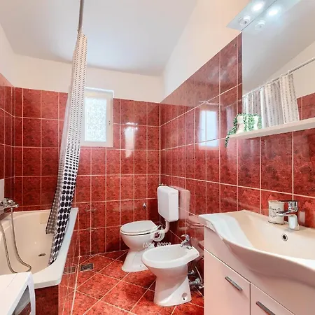 بيت للعطل House In Iki I With Pool And Gym