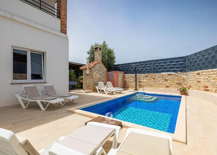 House In Iki I With Pool And Gym Σπίτι διακοπών *