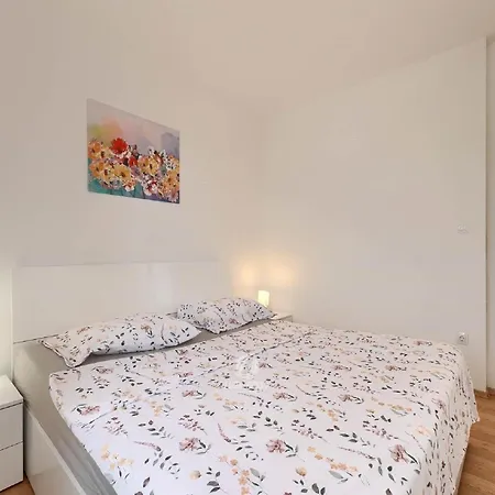 Comfortable House With Private Swimming Pool Hébergement de vacances *