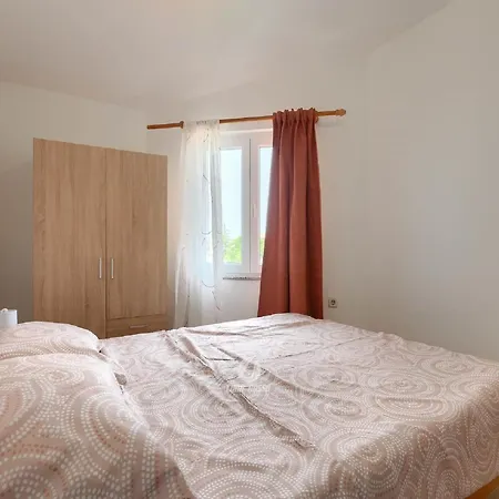 Comfortable House With Private Swimming Pool Hébergement de vacances Pula