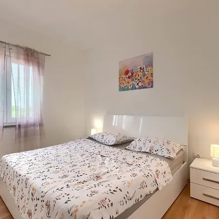 Comfortable House With Private Swimming Pool Hébergement de vacances Pula