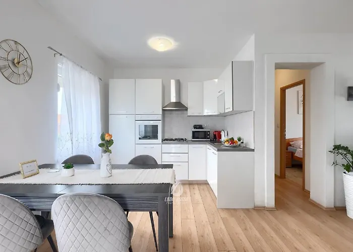 Будинок відпочинку House In Iki I With Pool And Gym Пула