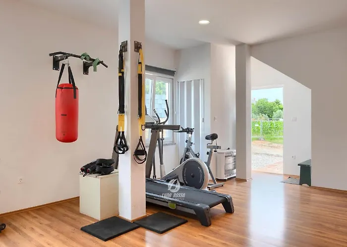 House In Iki I With Pool And Gym *