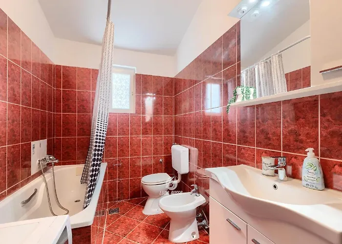 Будинок відпочинку House In Iki I With Pool And Gym