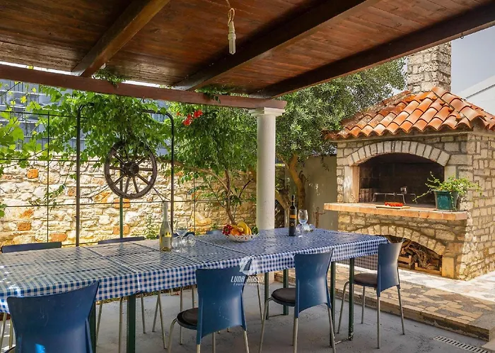 House In Iki I With Pool And Gym * Pula