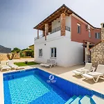 Holiday home House In Iki I With Pool And Gym *
