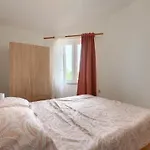 House In Iki I With Pool And Gym Holiday home Pula