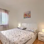 House In Iki I With Pool And Gym Holiday home Pula