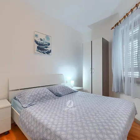House In Iki I With Pool And Gym Holiday home Pula